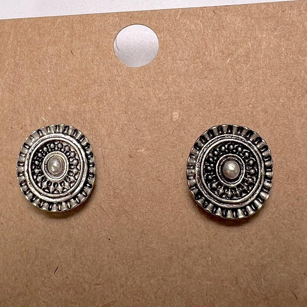 Round Pattern Silver Tone Stud Earrings
